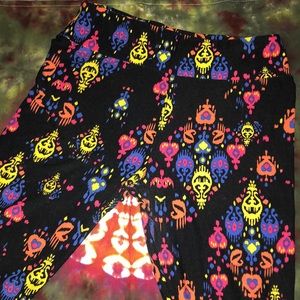 LuLaRoe Tall & Curvy Leggings